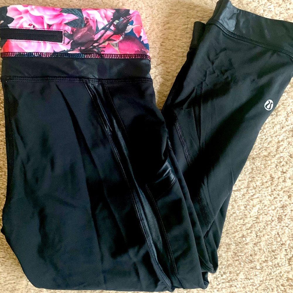 Lululemon Leggings - size 6